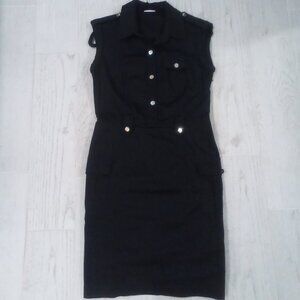 Size 8 Sleeveless Black Form Fitting Cargo Dress